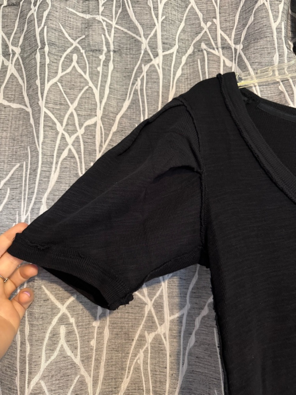 We The Free Black Scoop Neck Short Sleeve Top size large - Picture 2 of 4